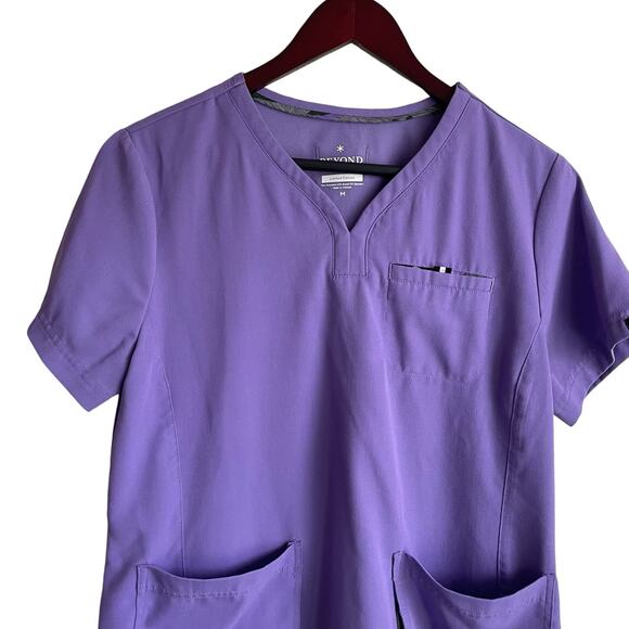 Beyond‎ Scrubs Women Top M Purple Medical Uniform Nurse Workwear Dental Casual - Picture 5 of 9